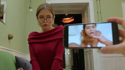 Русская девушка трахается с лучшим другом мужа за интимную тайну