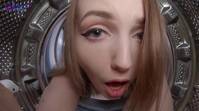 Сестра застряла в стиральной машинке, а сводный брат воспользовался сладкой пиздой